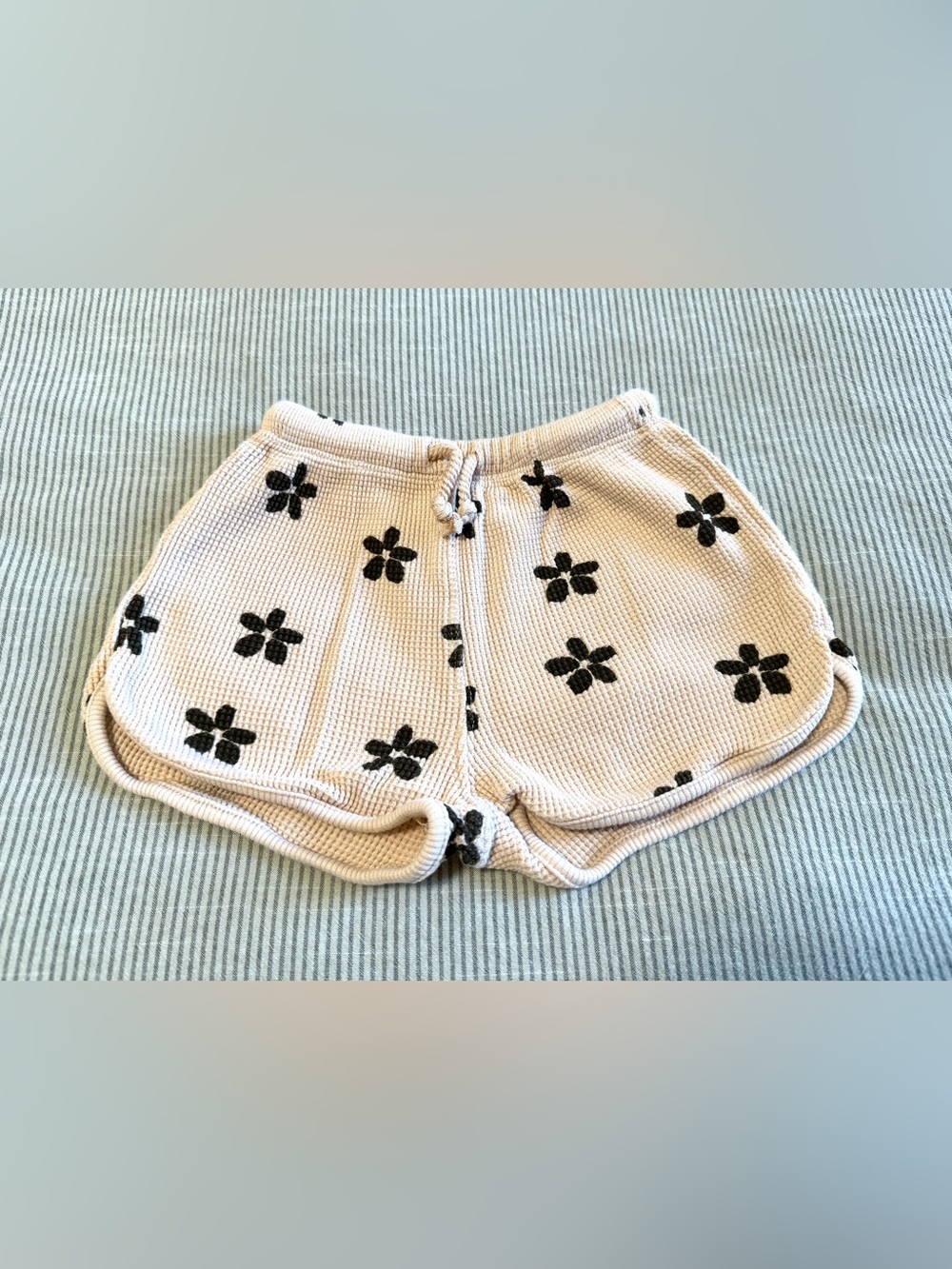 Zara Cream Waffle Knit Shorts with Floral Print - Size: 12-18mo. - Like New!